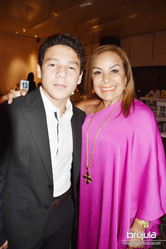 2 PATRICIO Y SONIA DE LA PEñA