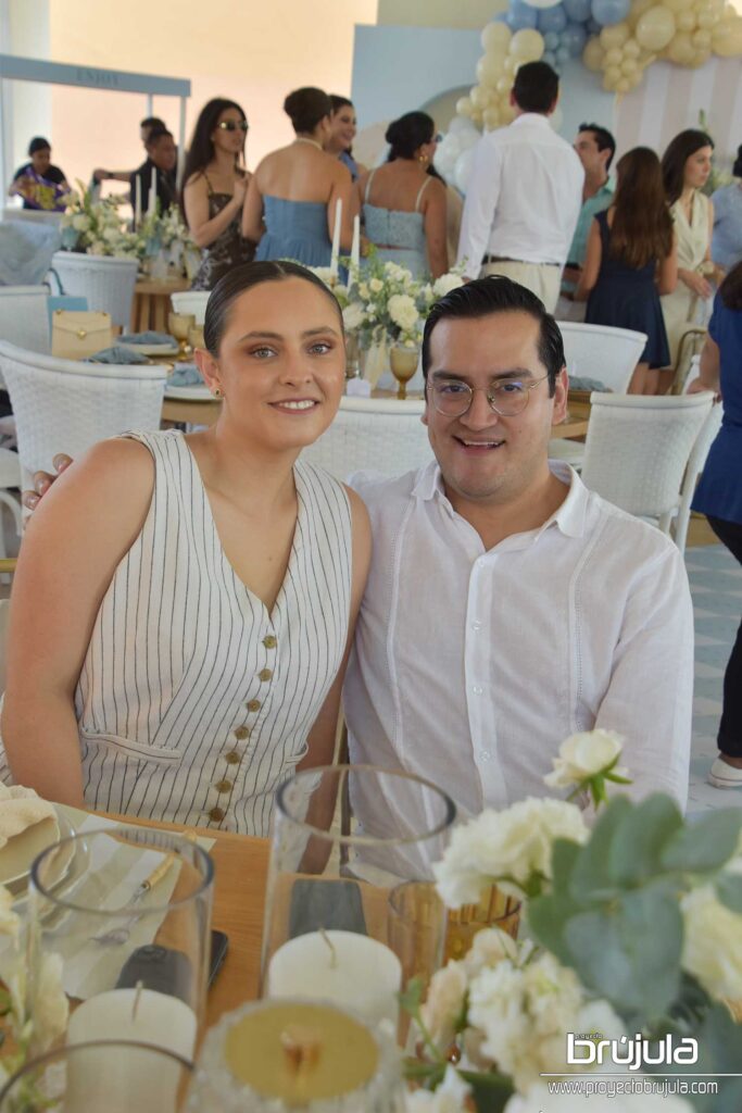23 ANA PAULA FERNáNDEZ Y URIEL DELGADO