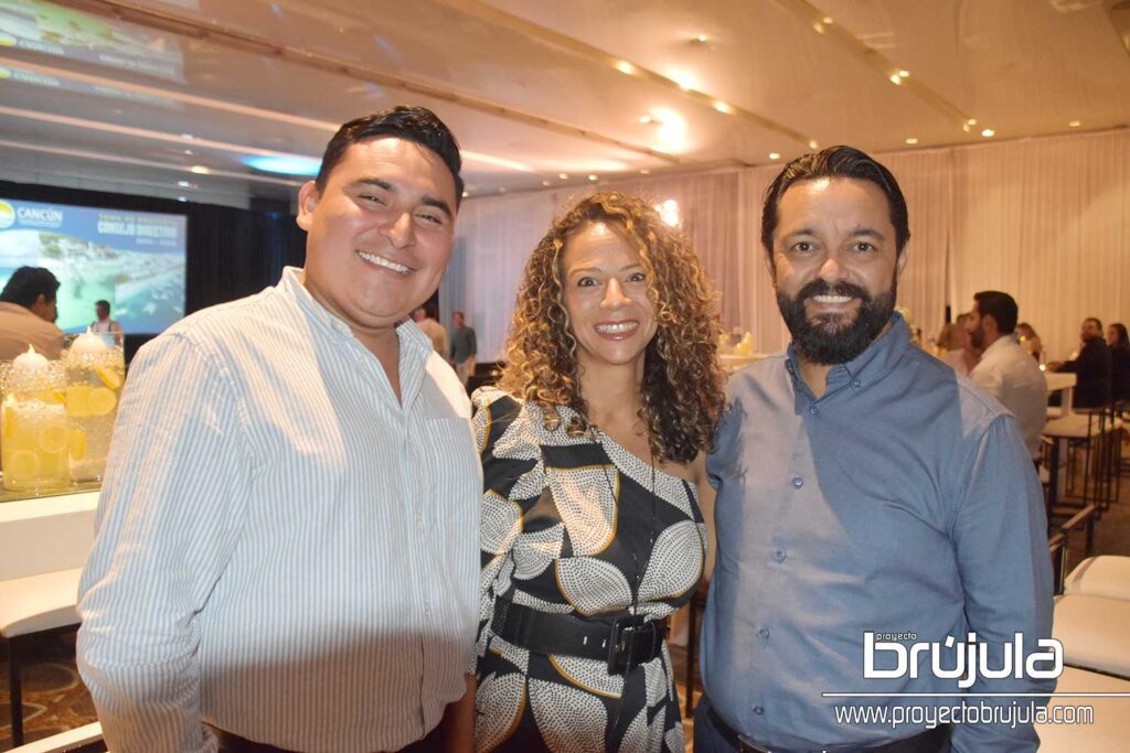 28 DIDIER COX, ANGELA PAREDES Y VICENTE FERREYRA