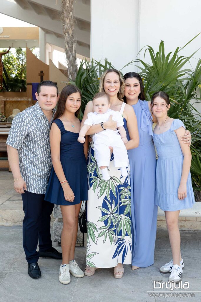 3 MAURICO BUENFIL, XIMENA QUIROGA, LIZETTE Y FERNANDA DE ZULUETA CON DANI QUIROGA MY BABY MAU