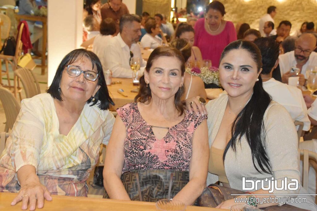 4 CATHY PRINCE, JéSSICA URICH Y ANA GONZáLEZ