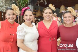 4 MAYELA ARJONA, AURORA AGUILAR, NADINE MARTíNEZ Y SILVIA LEóN