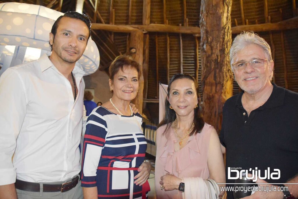 4 VICTOR SOLíS Y MARILOLY GONZáLEZ CON LIZ DURAZO Y JAVIER GARCíA JURADO
