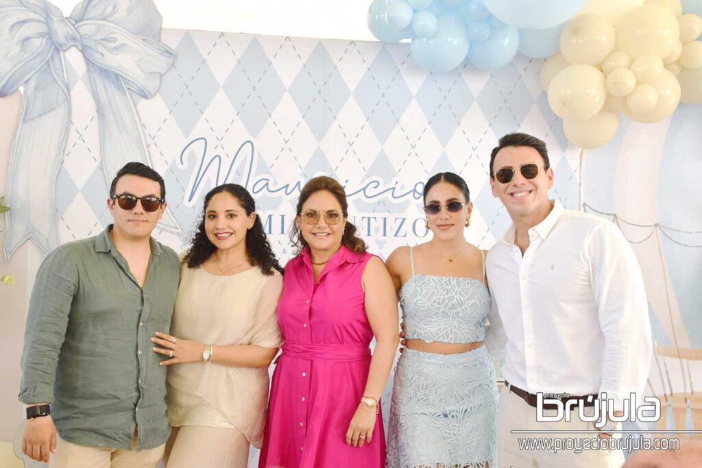 5 ALAN, VALERIA, NENINA Y REGINA ALBOR CON