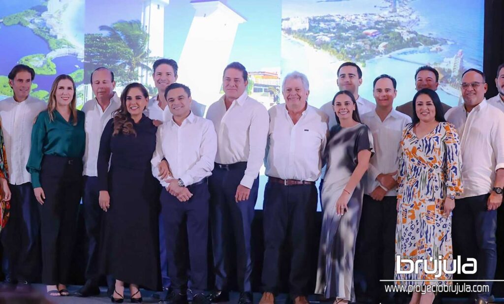 5 RODRIGO DE LA PEñA ACOMPAñADADO DE SU MESA DIRECTIVA, LA GOBERNADORA Y PRESIDENTAS MUNICIPALES