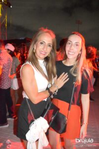6 LORENA CALDERóN Y