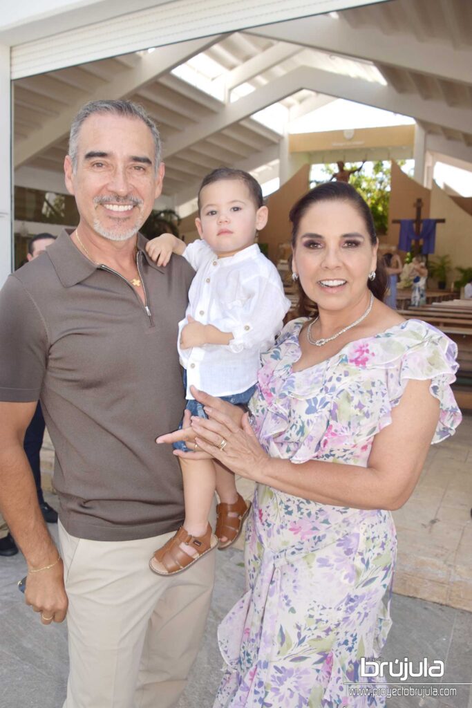 7 OMAR TERRAZAS, MAX DE ZULUETA Y MARA LEZAMA