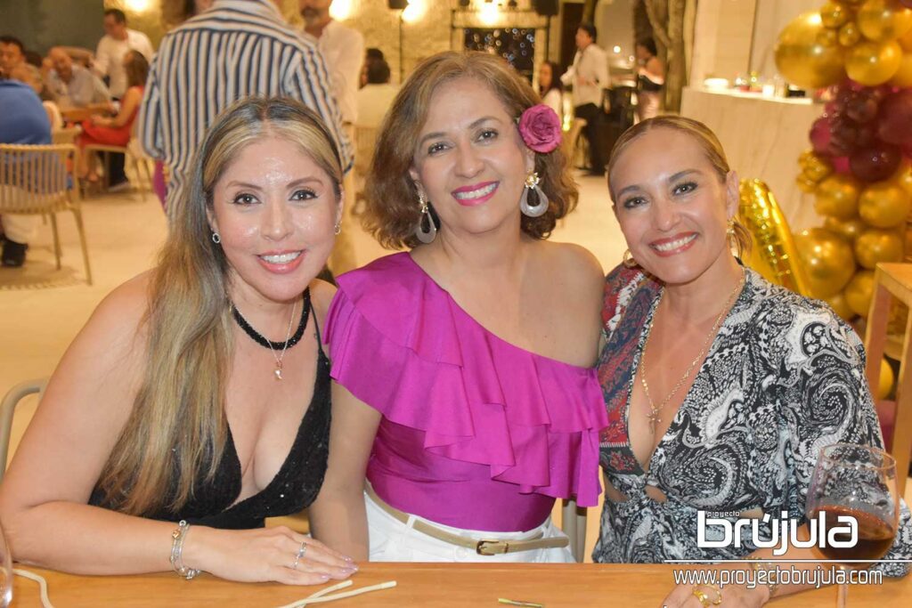 8 IRMA VELáZQUEZ, LETY ROJAS Y GEN RíOS