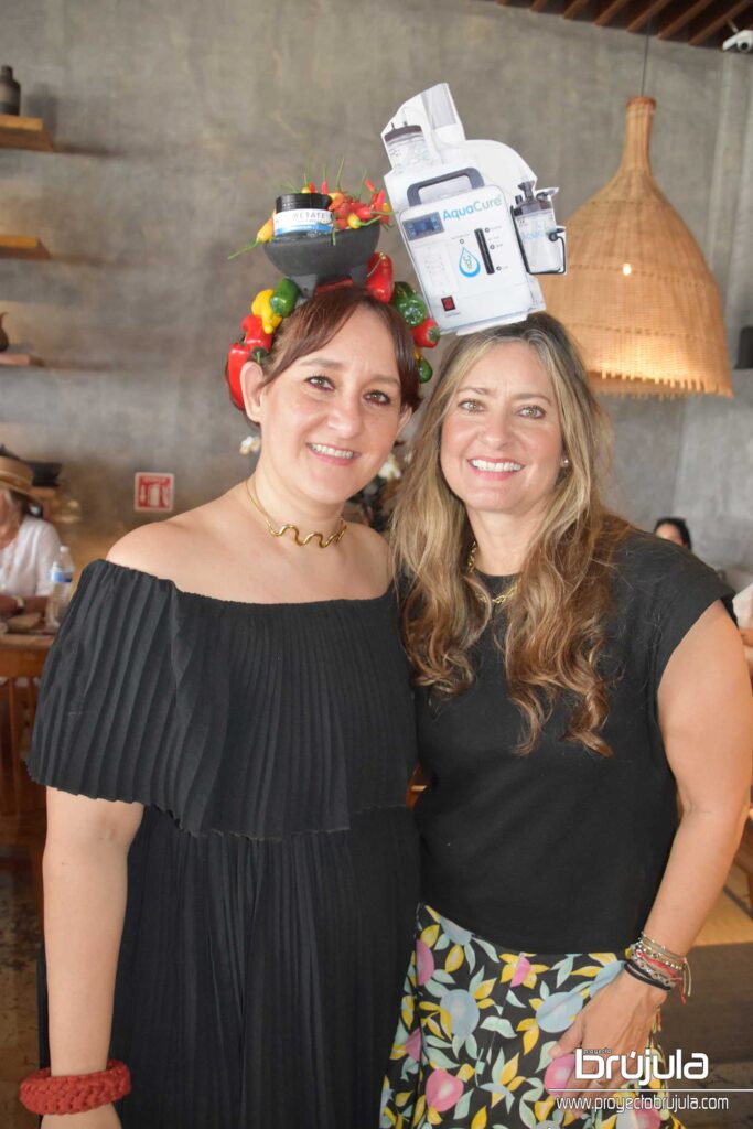 8 KAREN VILLASEñOR Y KARINA LAPRIM