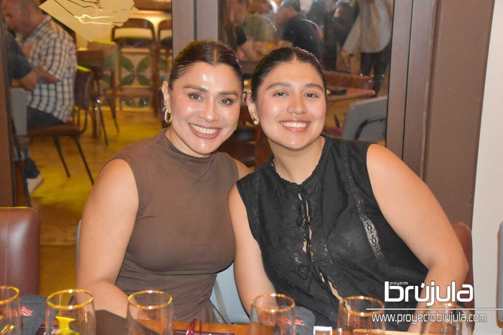 8 NORELY MAMá Y NORELY HIJA
