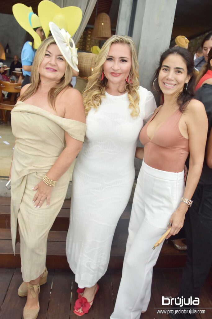 9 KARIME OSORIO, SABDY BURGOS Y LAURA CáRDENAS