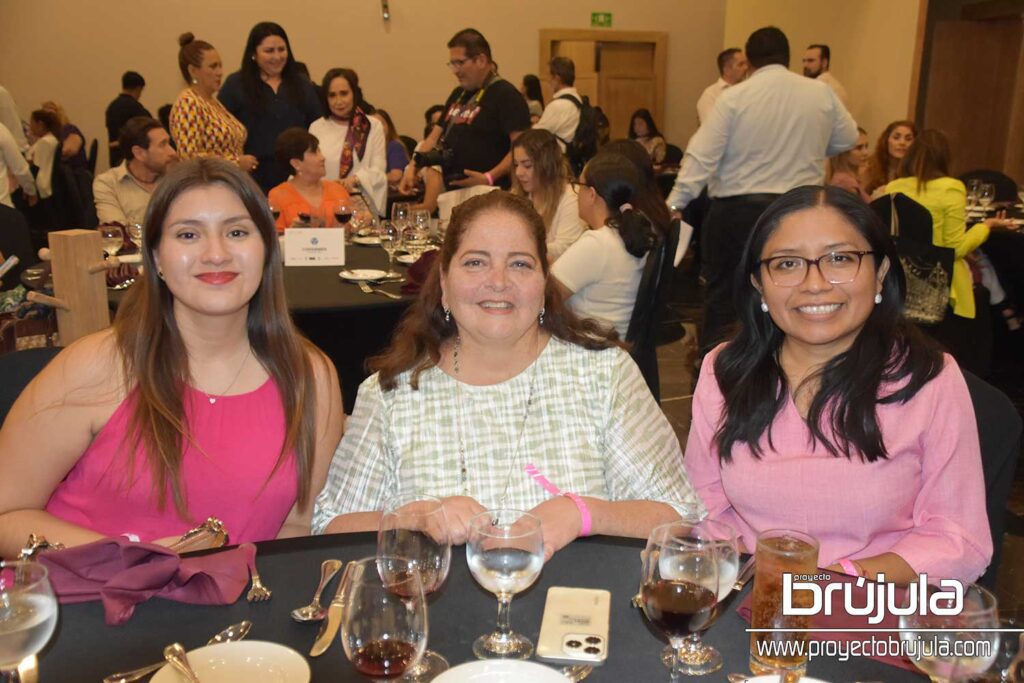 9 LILIANA ARANDA, MARISOL VANEGAS Y GUILLE PECH