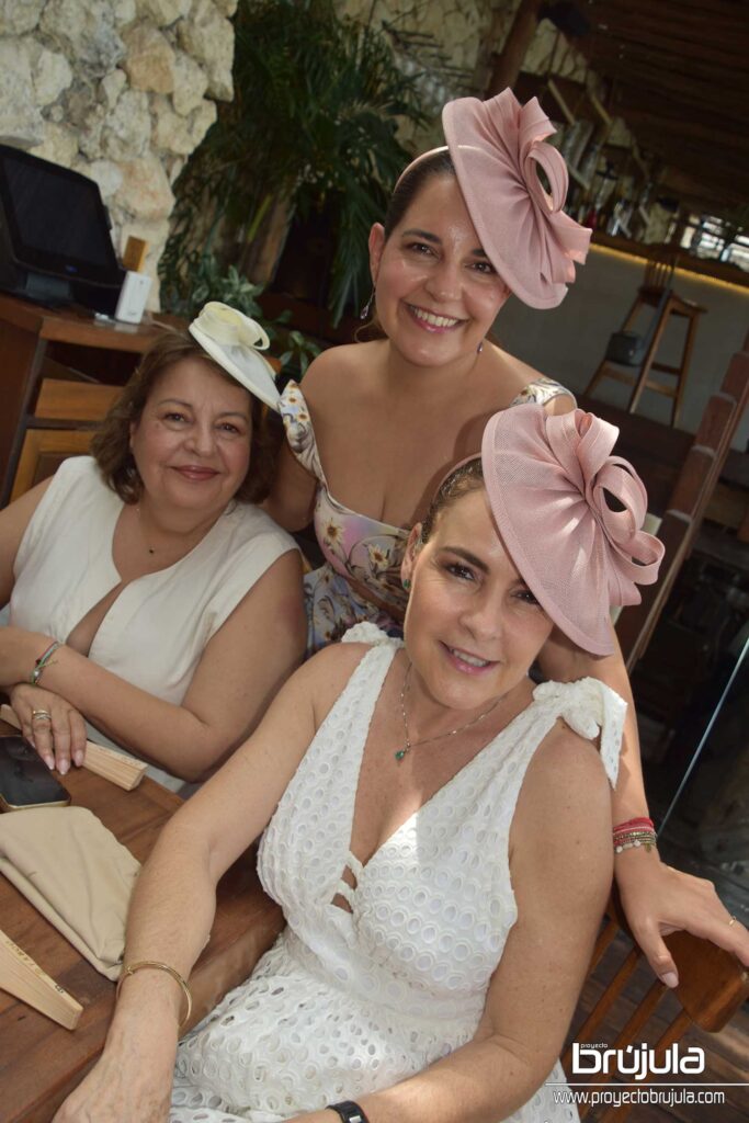 ANA PAU QUIROGA, CECILIA Y CAROLINA PROVENCIO