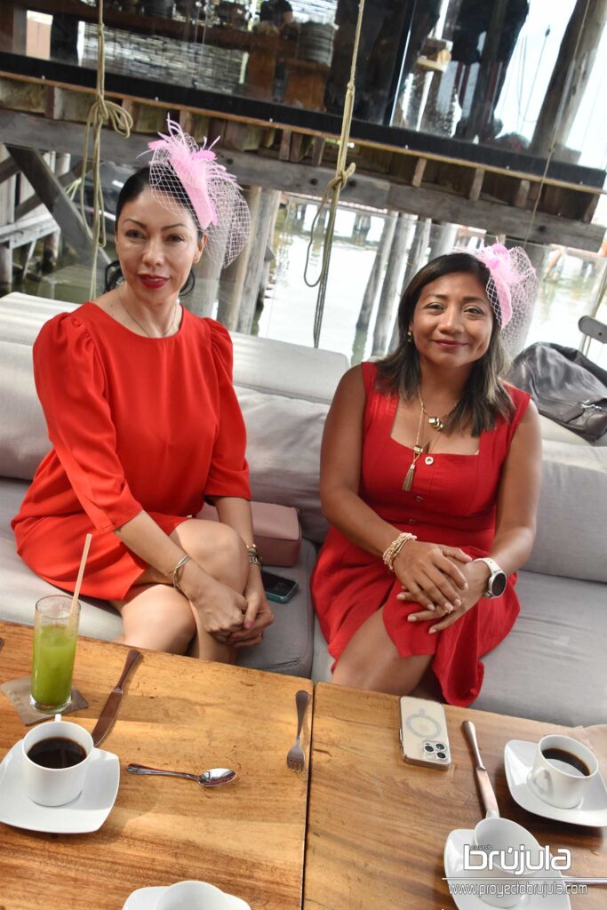 KARINA VIVEROS Y RAQUEL HUCHíN