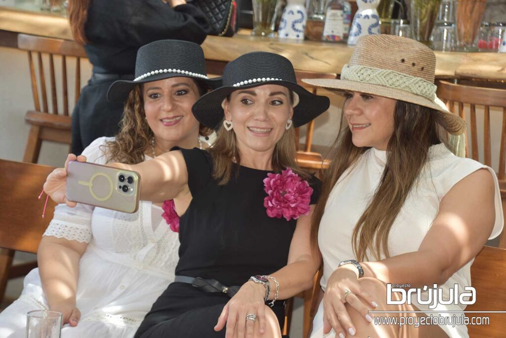 MARIBEL ZAPATA, CECI SOSA Y MARTHA ELIZONDO
