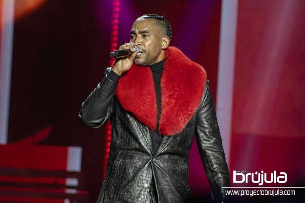 VIBRA CANCúN CON DON OMAR 16
