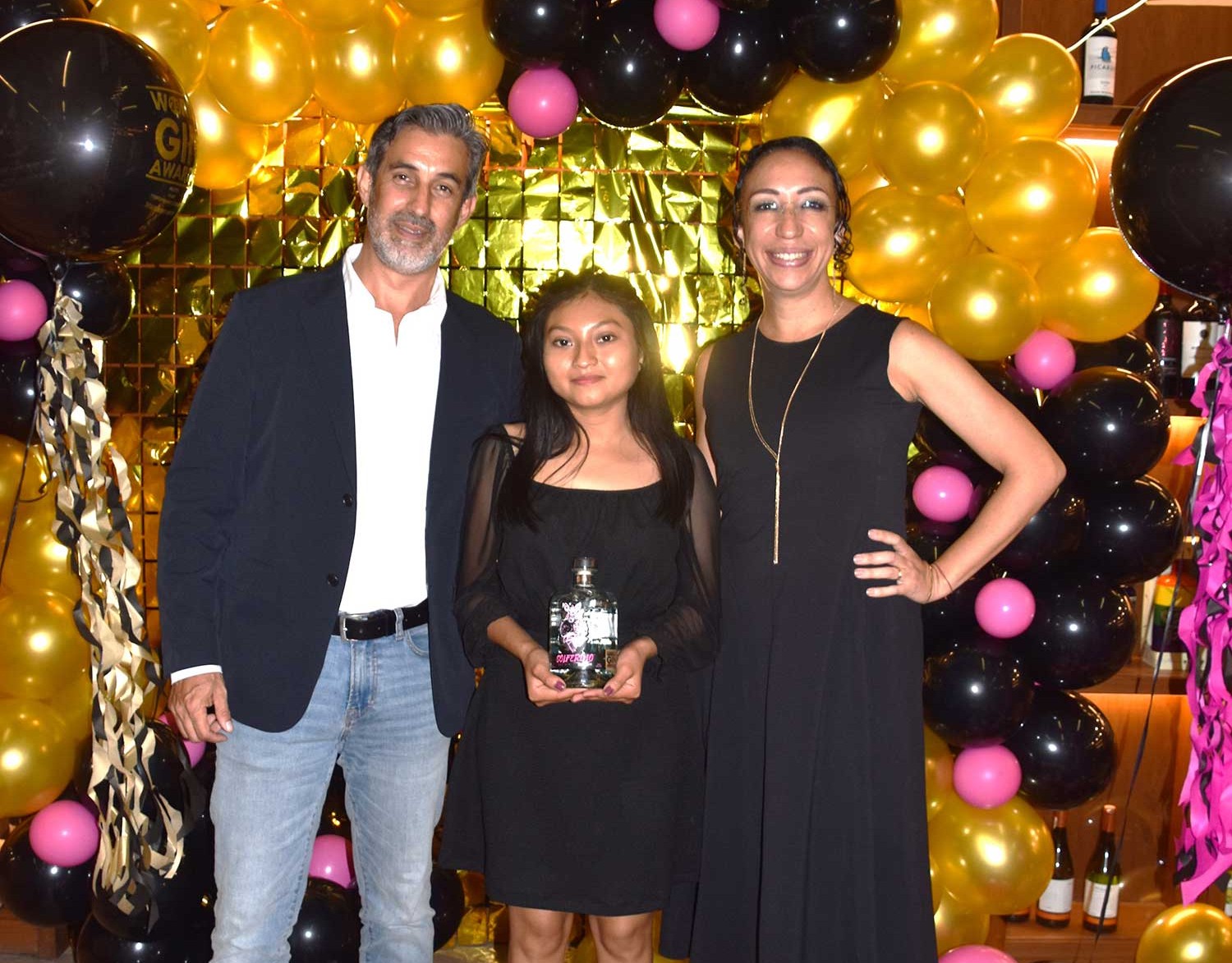 1 CHRISTIAN TARABORRELLI, YENNY SALAZAR Y JEEVYL VILLA
