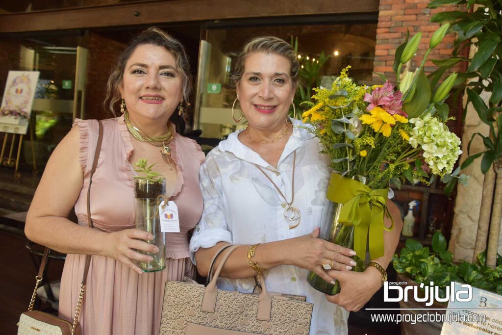 11 CLAUDIA FLORESTA Y REBECA VEGA