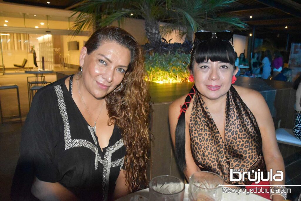 11 FLOR ZARZA Y FRINE SOSA