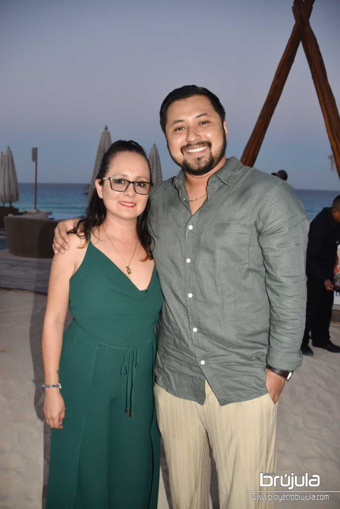 11 MóNICA SAAVEDRA Y JOSé ARCEO