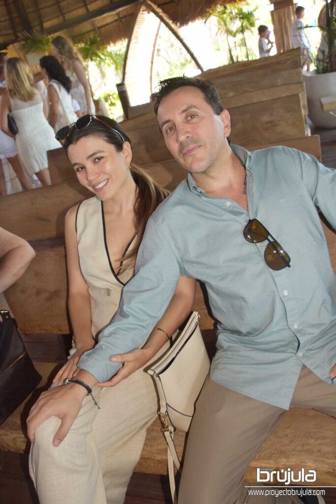 12 DANIELA AVALOS Y LEO REISA