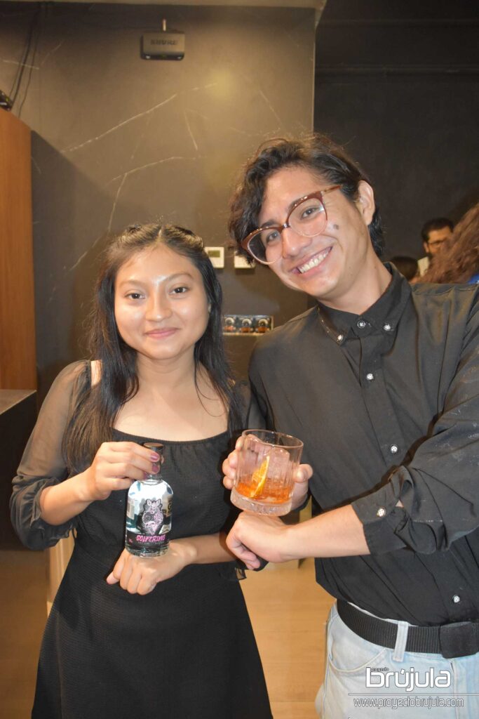 13 YENNY SALAZAR Y GERARDO GAMBOA