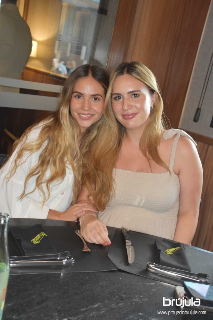 14 MARIFER Y KARLA FERNáNDEZ