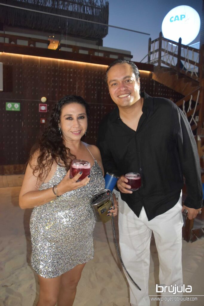 14 NANCY VELáZQUEZ Y ROBERTO MARíN