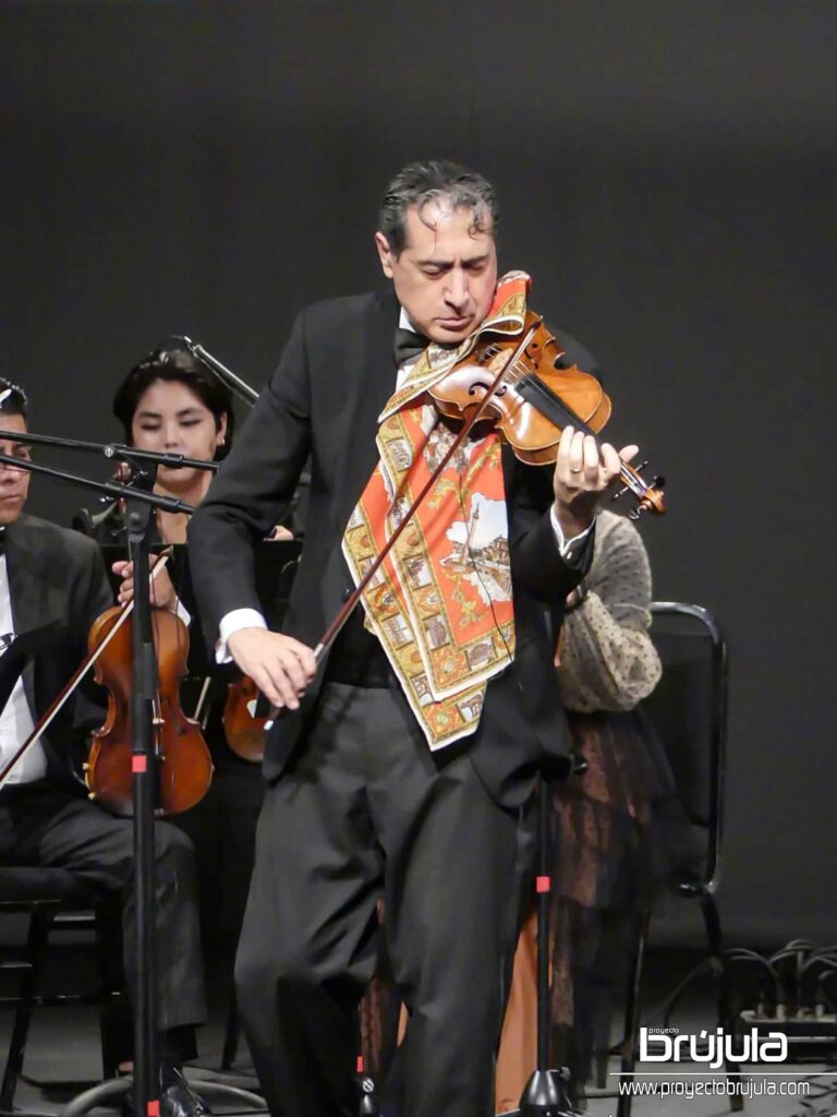 15 MAESTRO JULIO SALDAñA