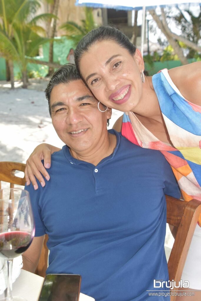 16 GONZALO CAMPOS Y LILIANA DíAZ