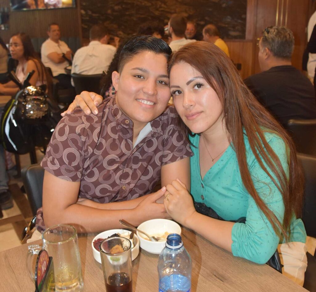 18 ESTEFANY BUSTILLO Y YESENIA HERNáNDEZ