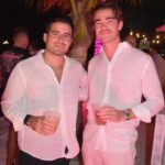 2 EUGENIO SALCEDO Y VíCTOR GóMEZ