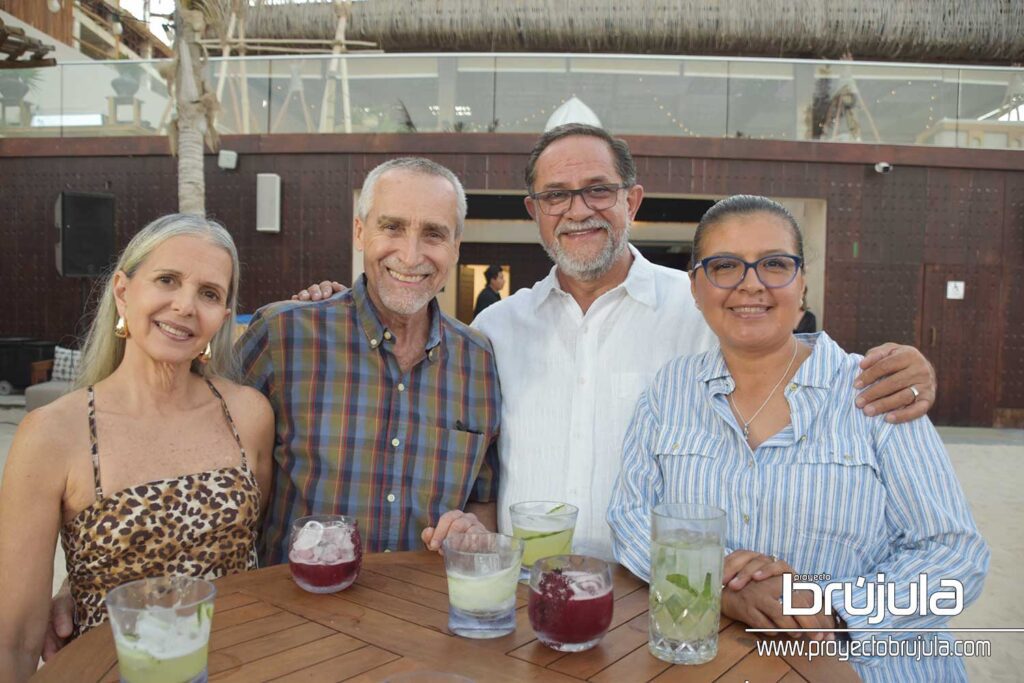 4 MARI VILLAMIZAR, MIKE AUGUSTA, VITE Y BERENICE DíAZ