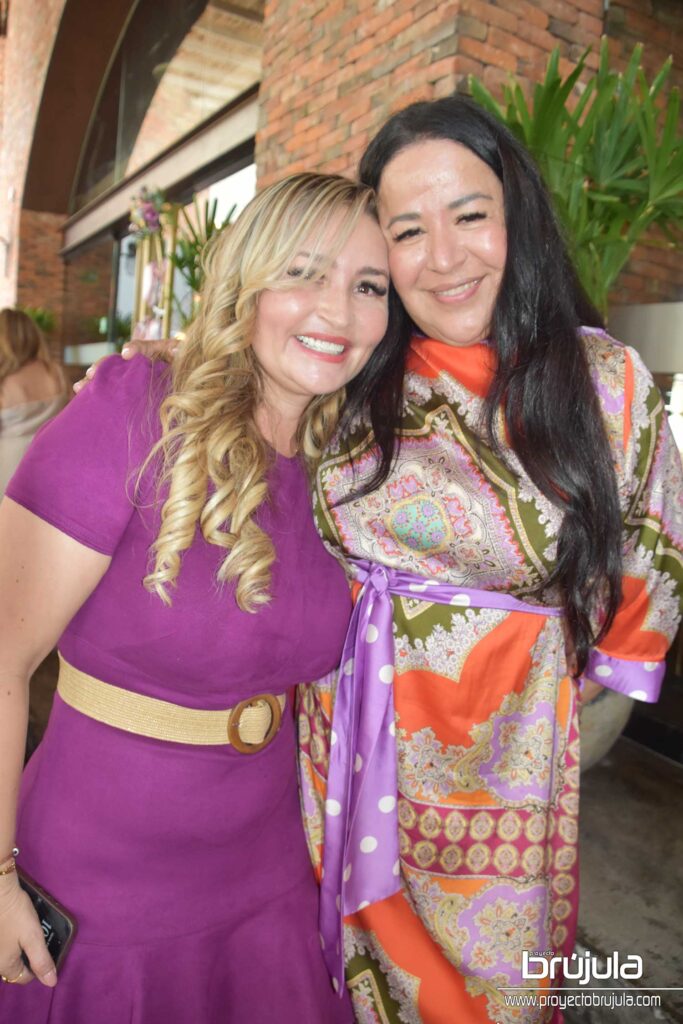 4 SANDY BURGOS Y PERLA AGUILAR