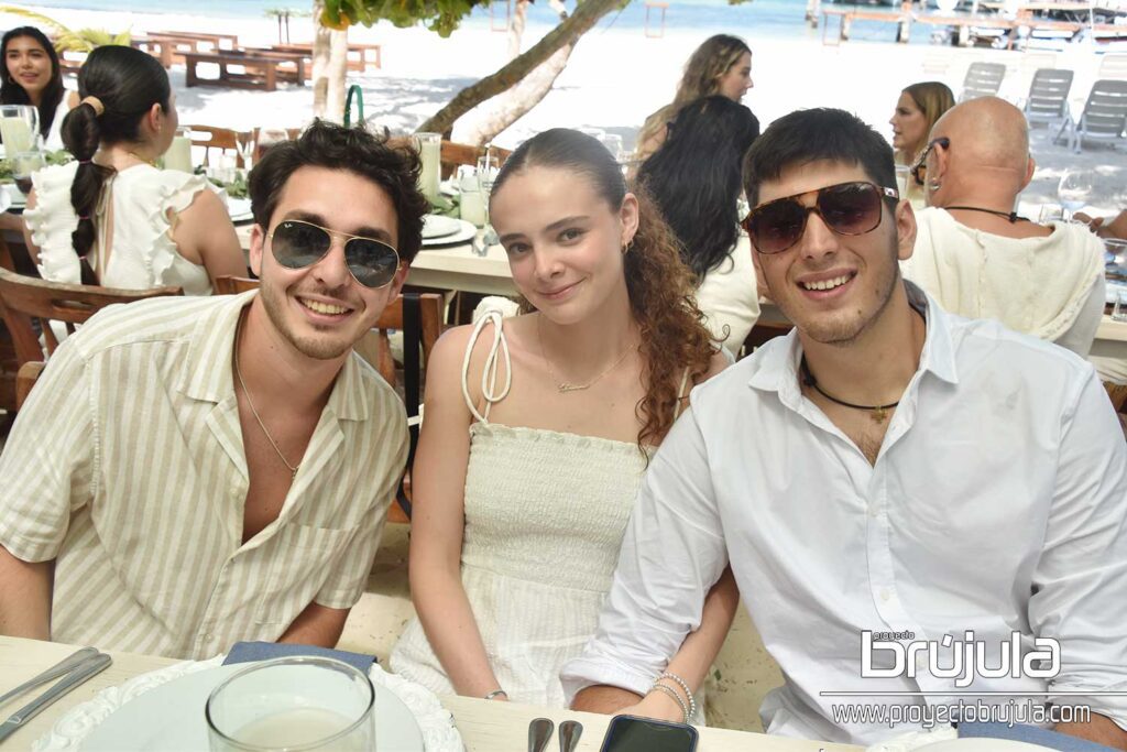 5 DIEGO FERNáNDEZ, ADRIANA SáNCHEZ Y BETO CARRANZA JR