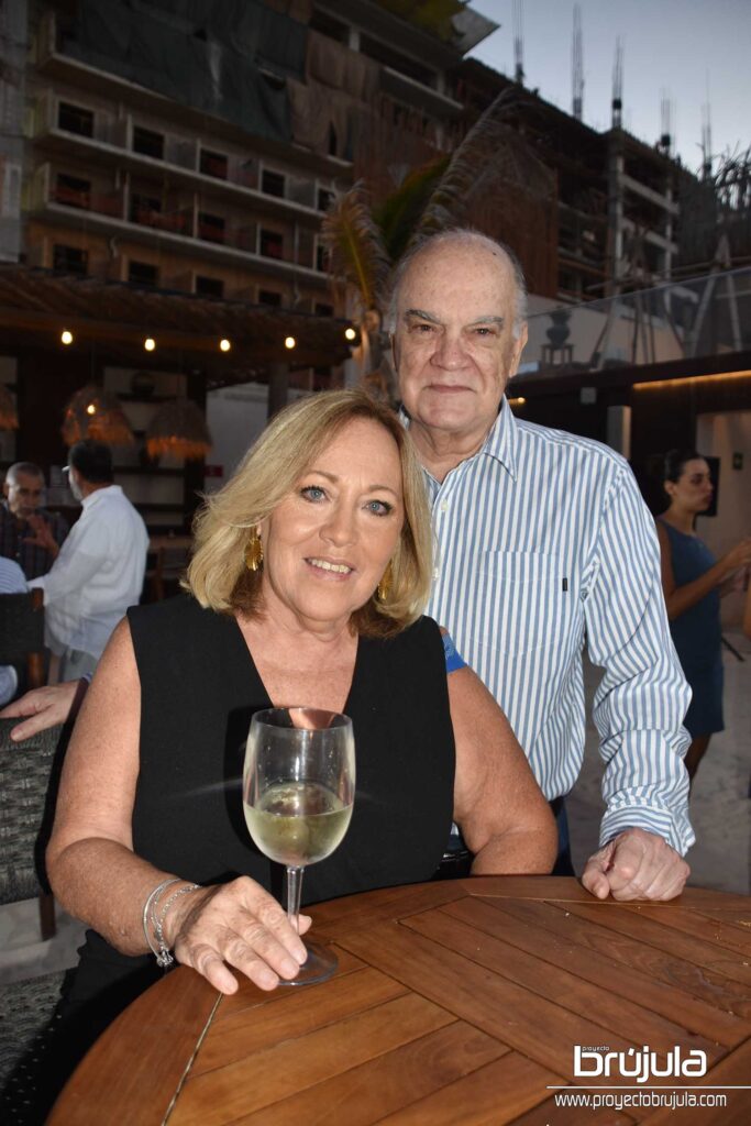 6 BETY Y JAVIER OLIVAR