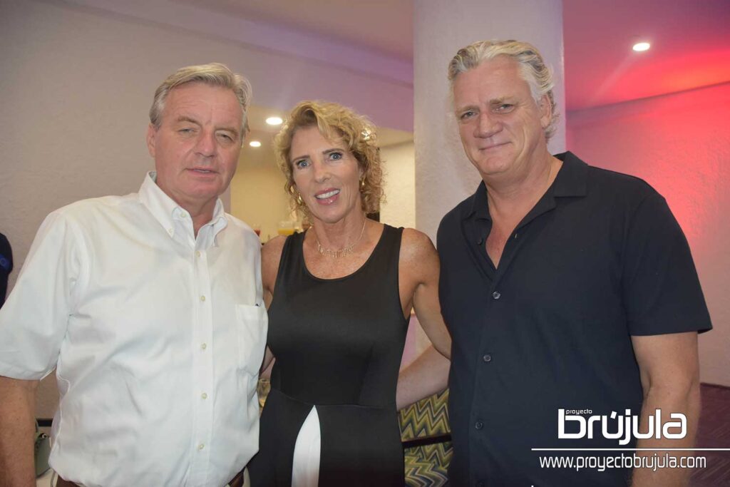 6 JEROEN HANLO, CORRINA TERRENSTRA Y GUS DORGELO