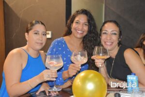 6 KARINA ÁVALOS, DANIELA RUBIO Y