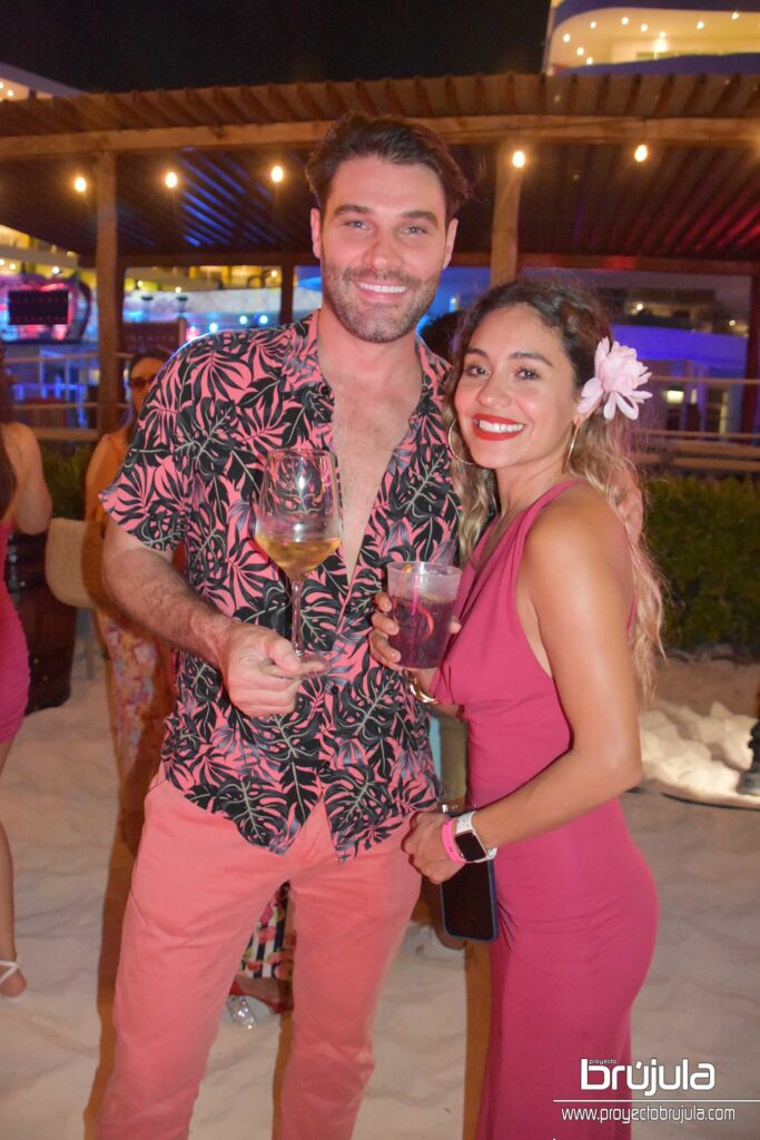 8 FLORIAN BOURDIR Y REBECA VILLA