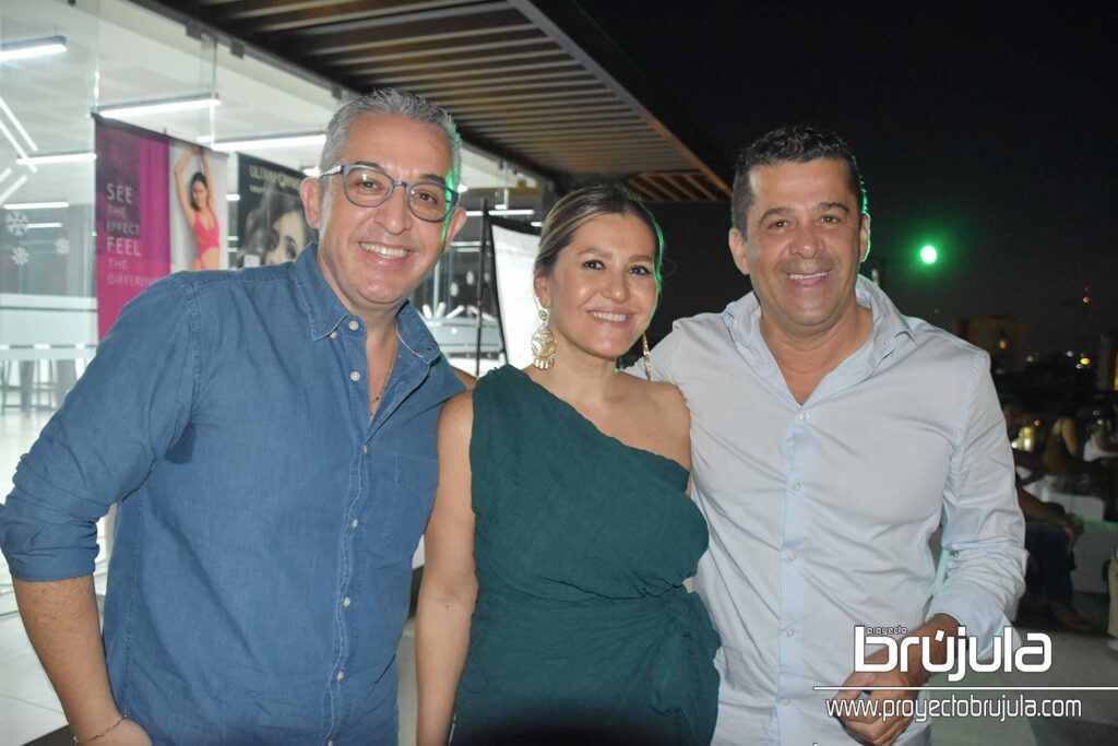 8 NORBERTO VITE, VIVI BRAVO Y ANTONIO LóPEZ VALLE