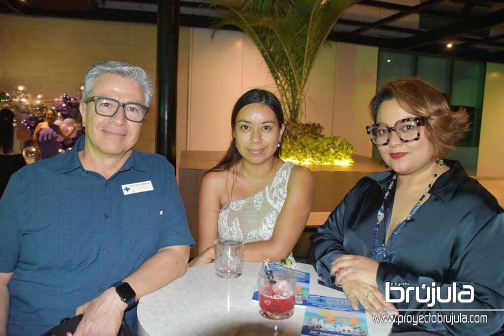 9 MIGUEL ÁNGEL GóMEZ, ANGéLICA HERNáNDEZ Y WENDY ORGANISTA