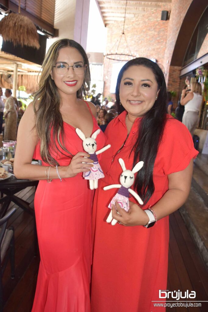 9 PAOLA MORENO Y JOHANY VáZQUEZ