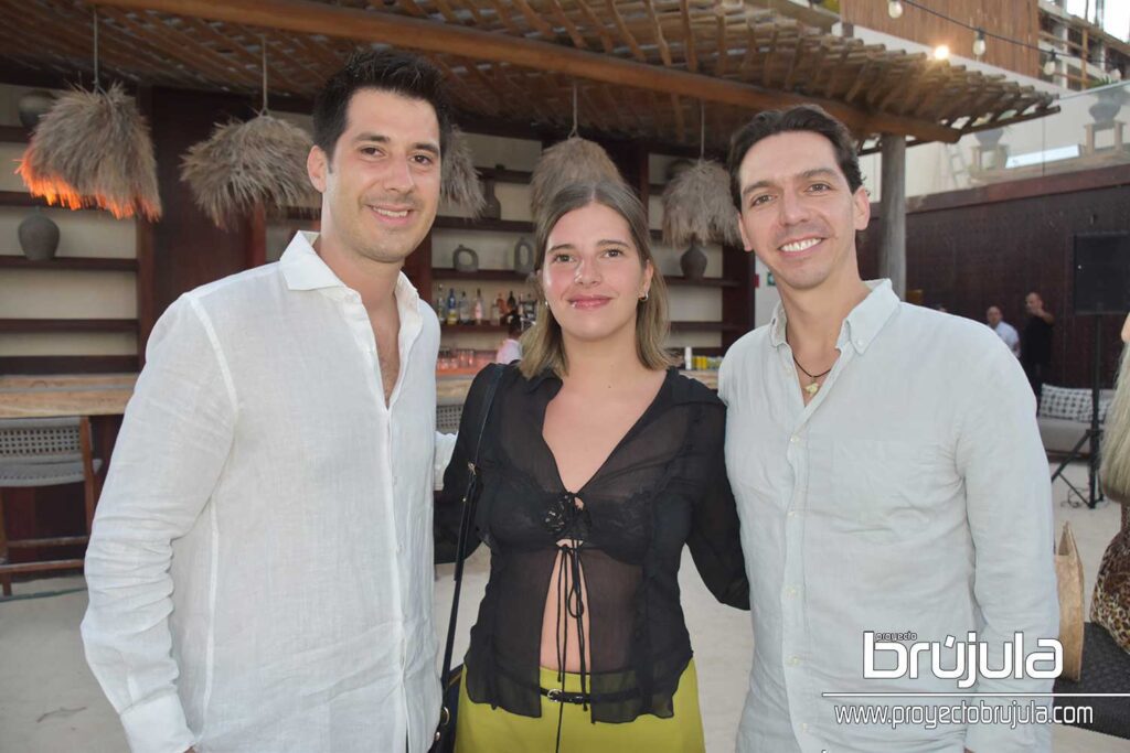 9 RODRIGO LEMARROY, CRISTINA MOLLINEDO Y GUILLERMO MARTORELL