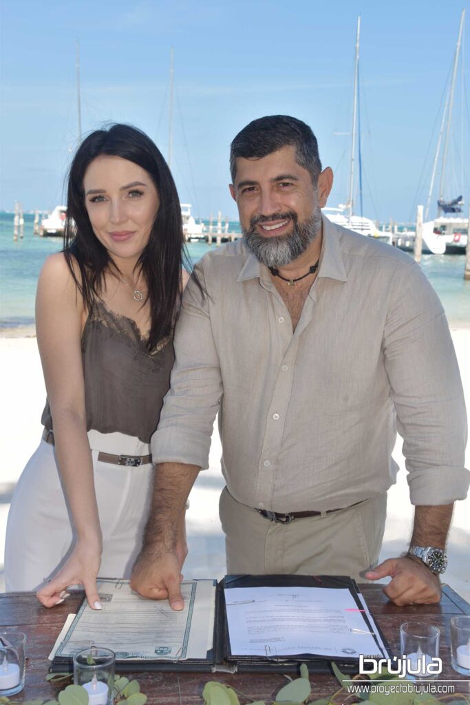 9 VALERIA Y BETO CARRANZA, CIVILMENTE CASADOS
