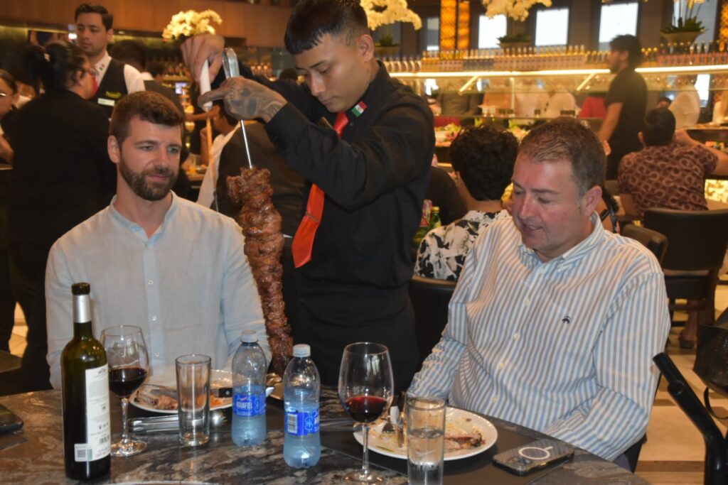 SE INAUGURA EL NUEVO MR PAMPAS CANCúN EN LA BONAMPAK8