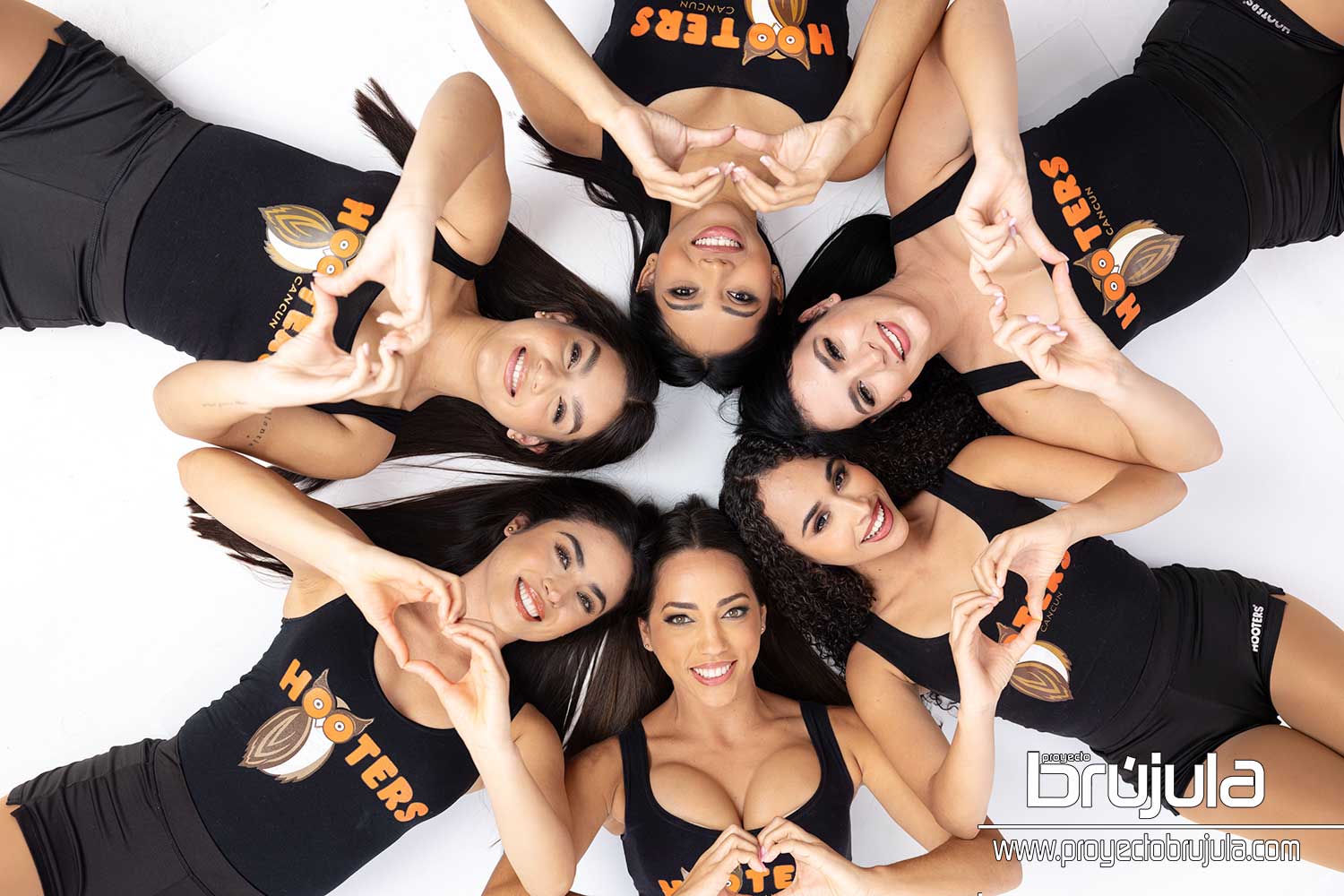 HOOTERS CANCUN 2025 7