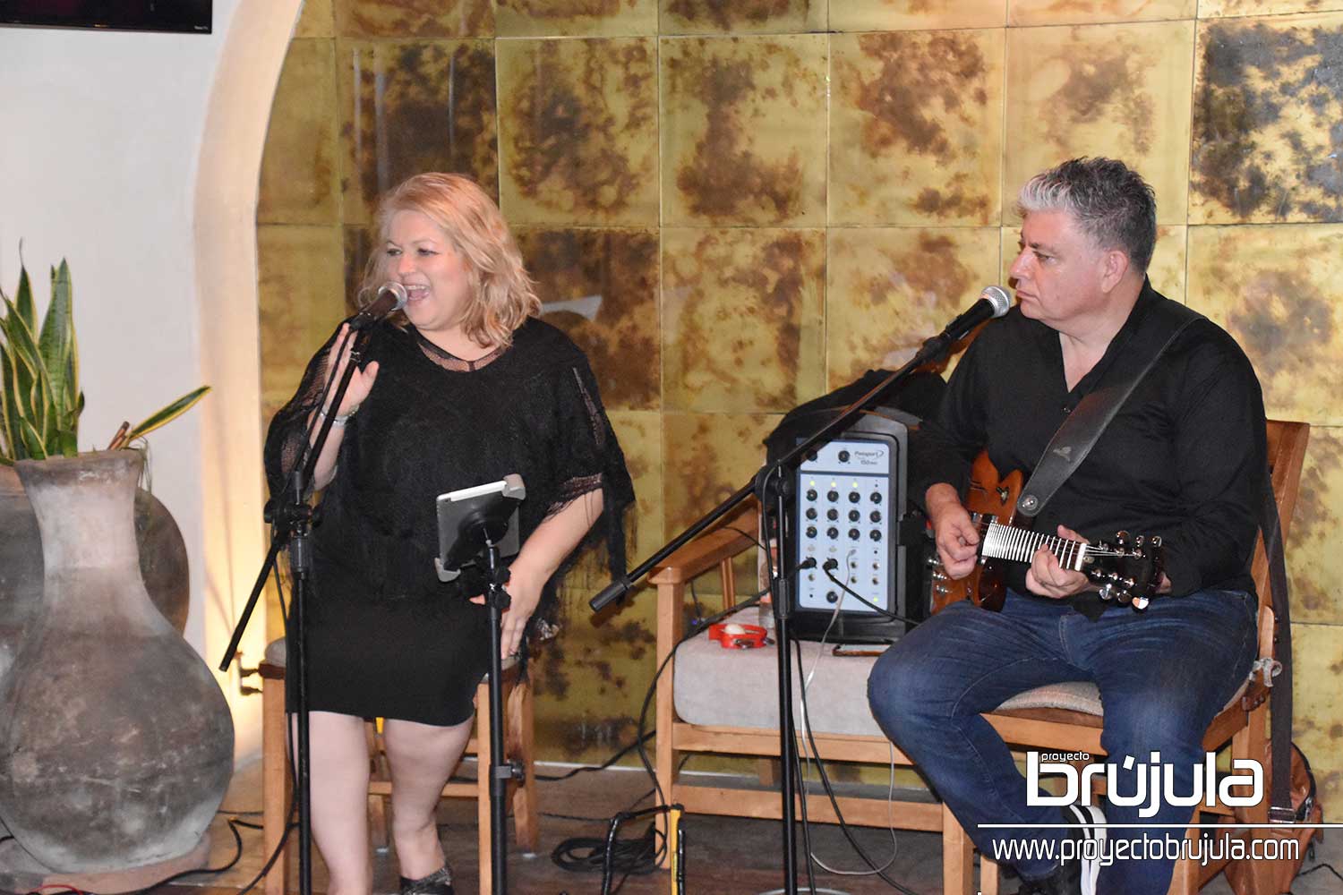 1 ROMINA QUIROGA Y GONZALO GRASETTI, EN ESCENA