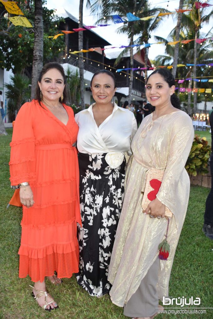 10 NENINA ALBOR, EMMA POLANCO Y VALERIA ALBOR