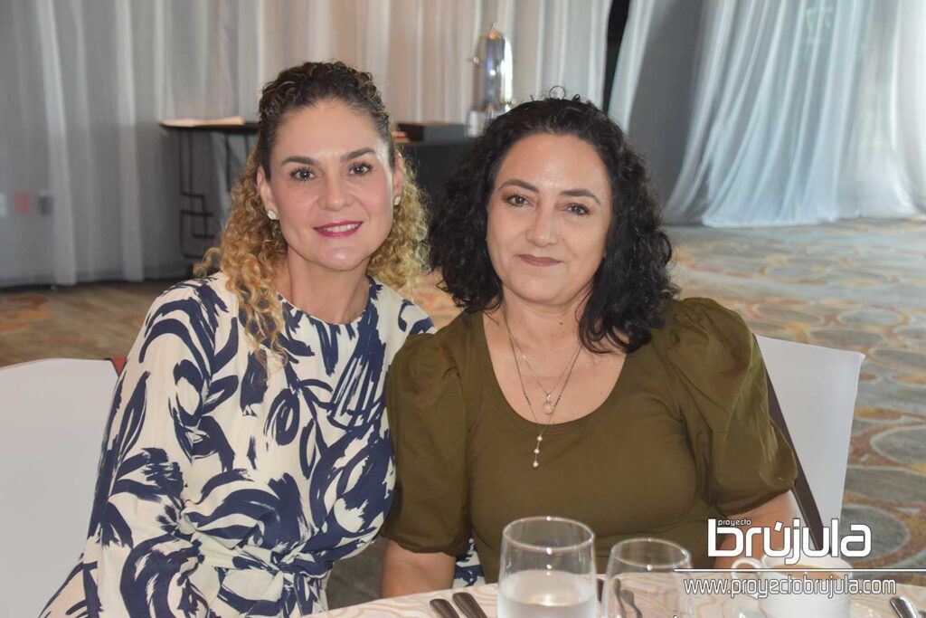 16 MAYRA GONZáLEZ E IVONNE UGALDE