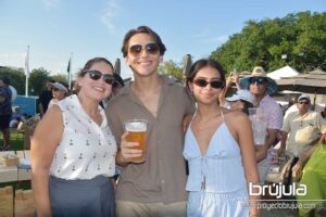 18 VANESSA MENDOZA, SANTIAGO GONZáLEZ Y FáTIMA CAAMAL